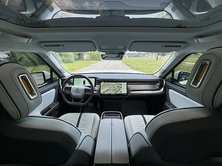 2023 Rivian R1S