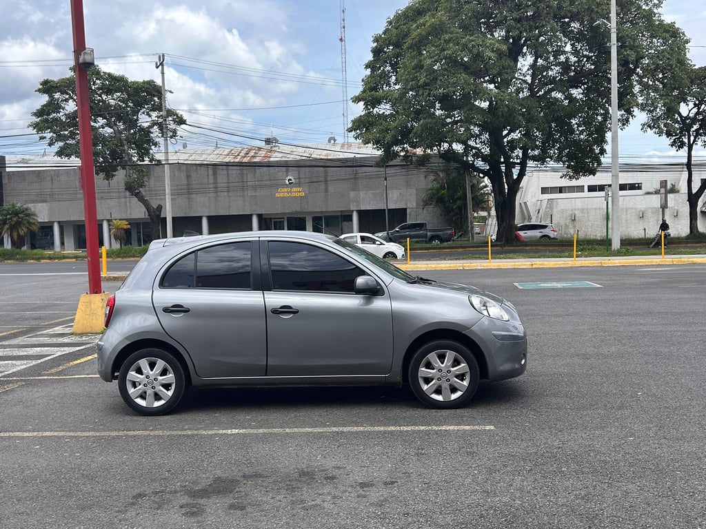 2012 Nissan March