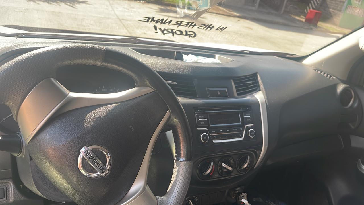 2017 Nissan NP300