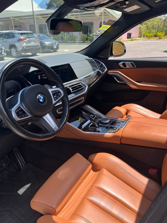 2021 BMW X6 M