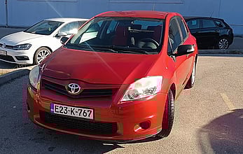 2011 Toyota Auris