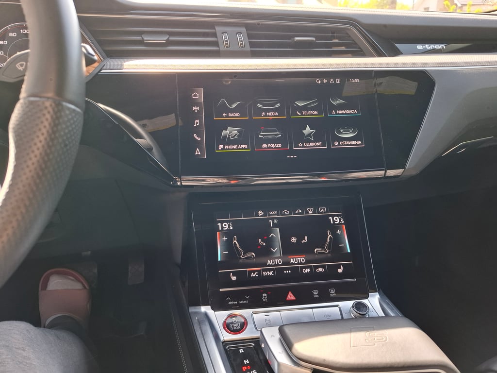 2022 Audi e-tron