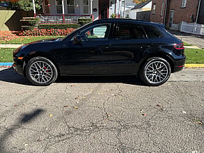 2017 PORSCHE Macan