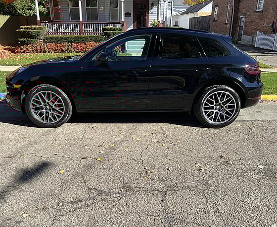 2017 PORSCHE Macan