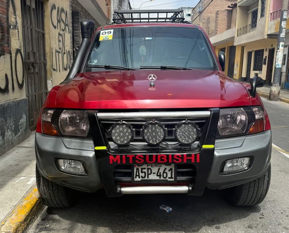 2002 Mitsubishi Montero