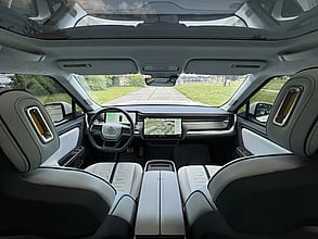 2023 RIVIAN R1S