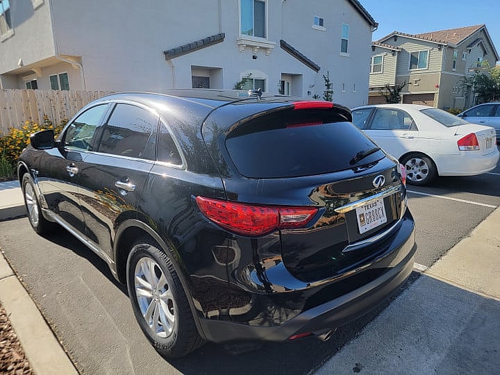 2017 INFINITI QX70