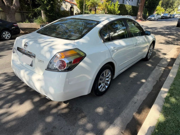 Nissan Altima 92335