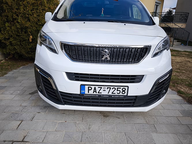 2018 Peugeot Traveller