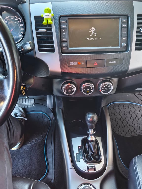 2012 Peugeot 4007