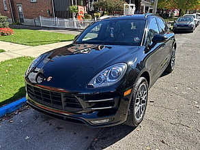 2017 PORSCHE Macan