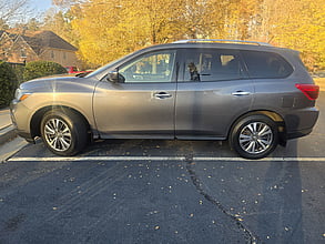 2017 NISSAN Pathfinder