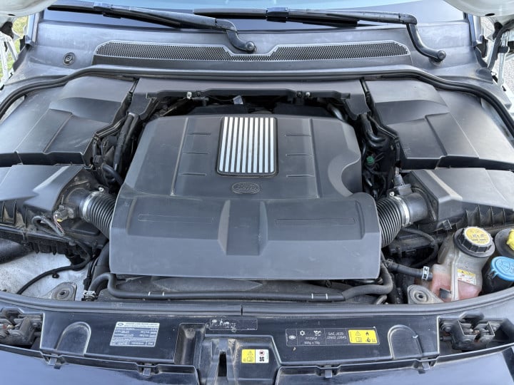 Land Rover LR4 2015