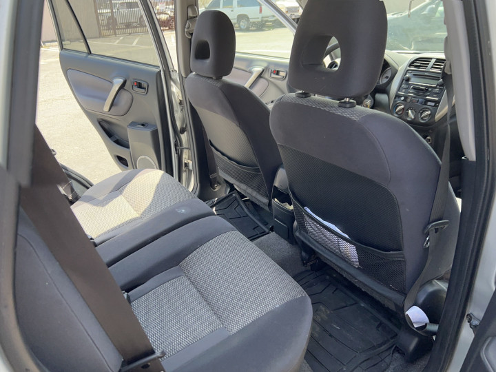 2004 Toyota RAV4