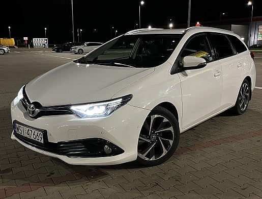 2016 Toyota Auris