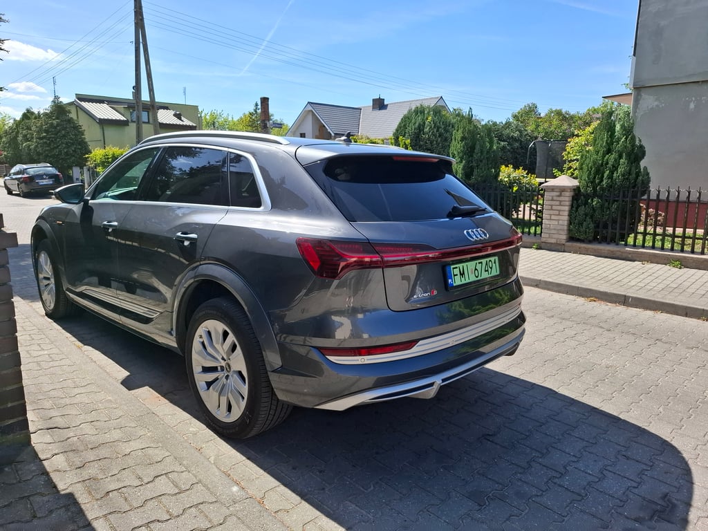 2022 Audi e-tron
