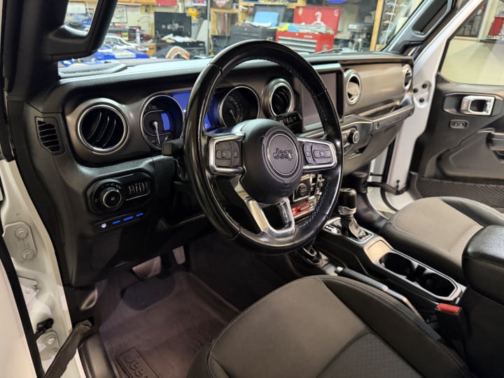 2022 JEEP Wrangler