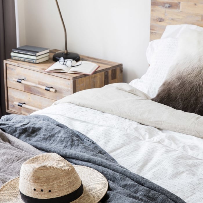 How to choose the right side table for your bedroom