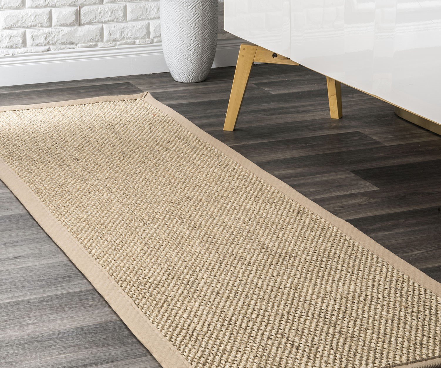 https://imagedelivery.net/ExKHvoWzpvFxpqockAGXOw/images/blog/2020/04/Natural-Cindy-Rug-from-Kona-Sisal-and-Jute-by-NuLoom_CuDKKqA.jpg/fit=crop,width=1502