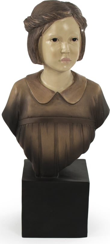 Resin Girl Bust - Thumbnail 2