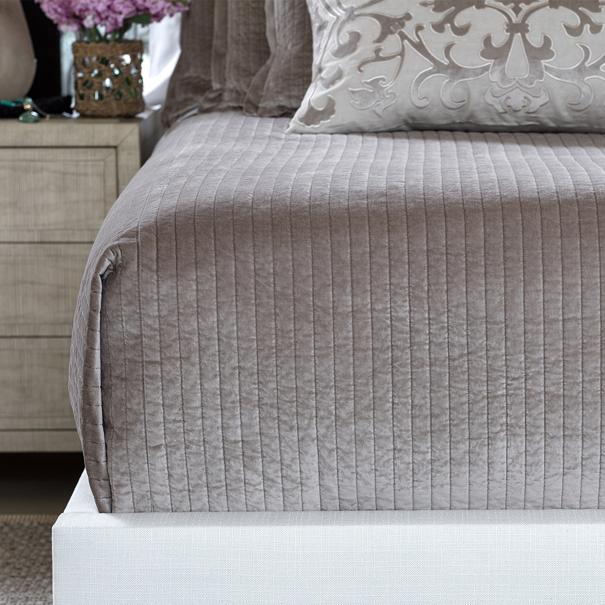 Lili Alessandra Aria Coverlet - Thumbnail 3