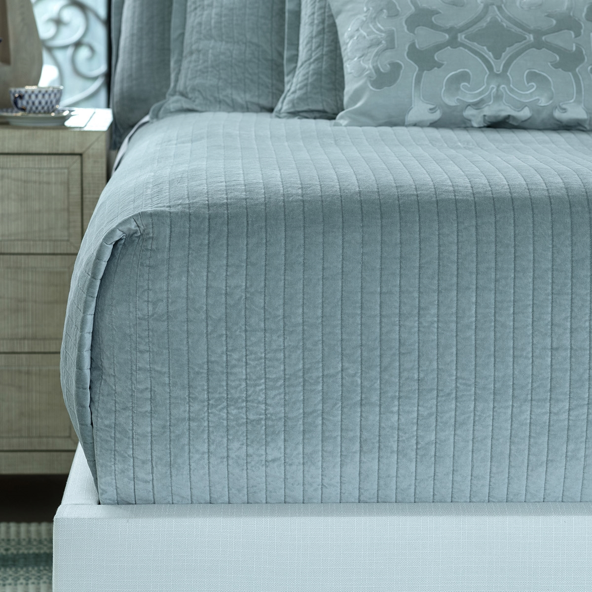 Lili Alessandra Aria Coverlet - Thumbnail 2