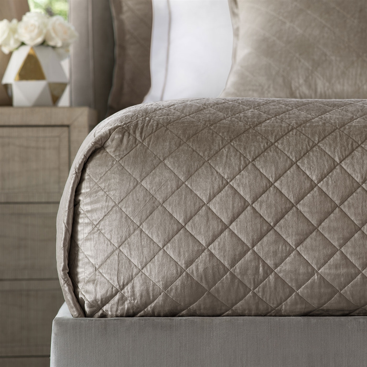 Lili Alessandra Chloe Coverlet