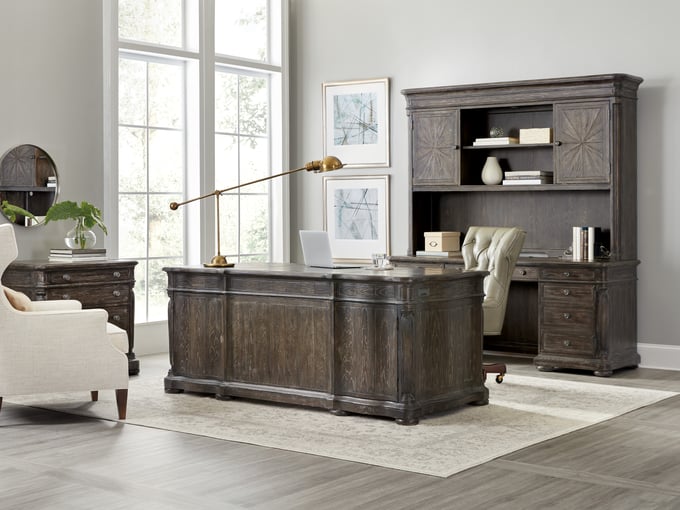 Traditional Style Wooden Credenza Traditional Style Wooden Credenza