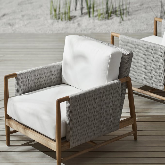 Outside lounge chair hot sale