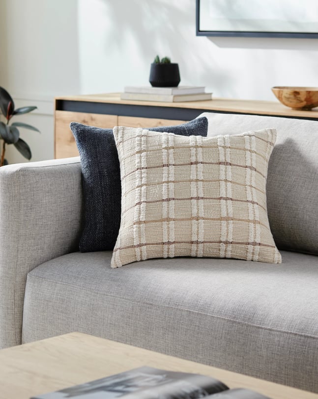 Surya Rochester Pillow - Thumbnail 4