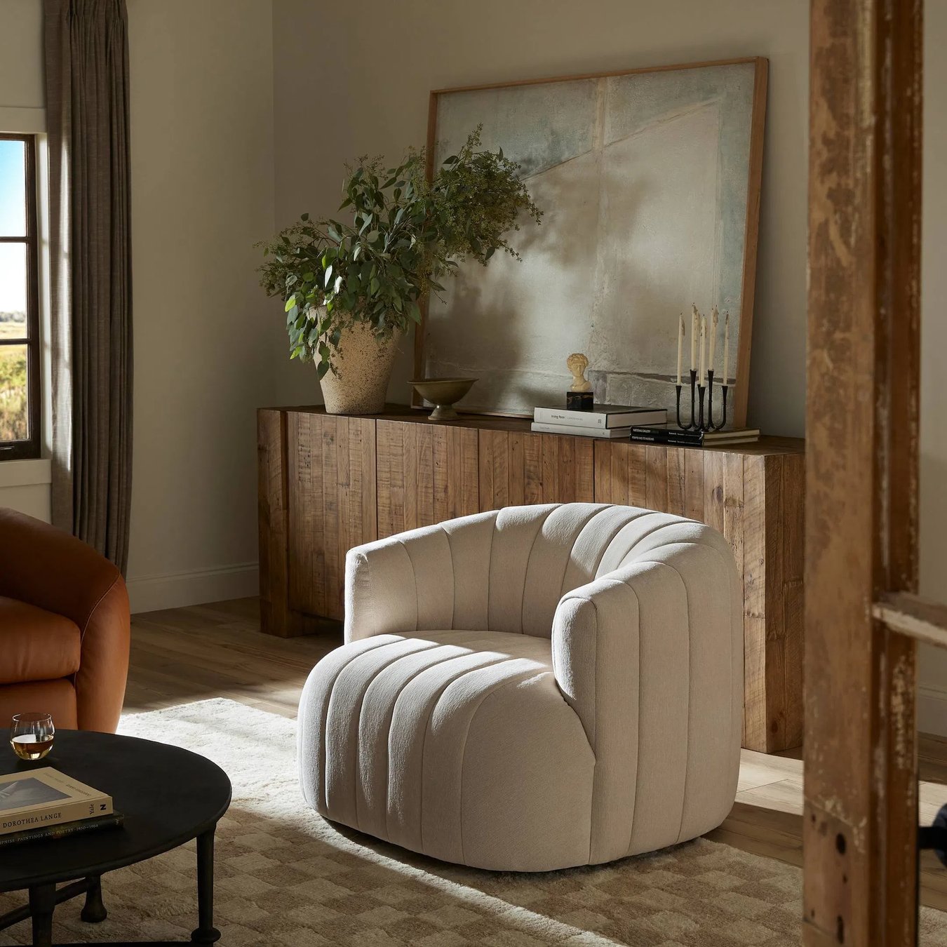 Elliana Swivel Chair