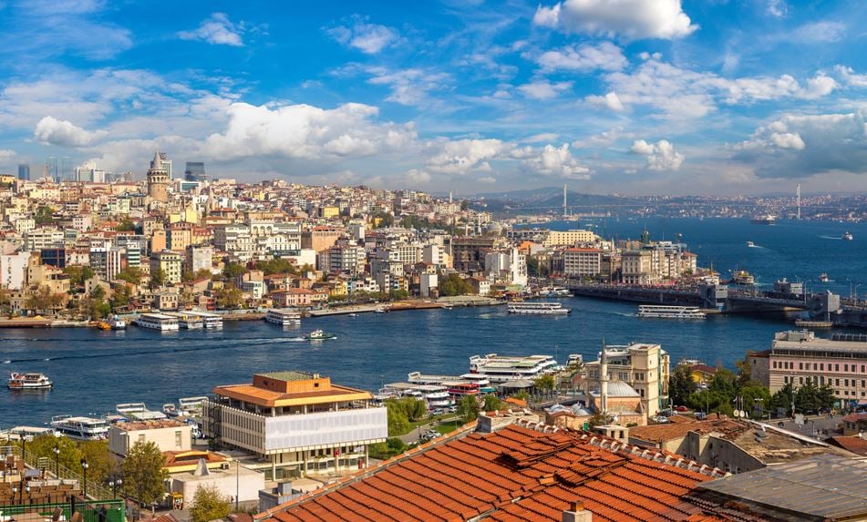 The Tale of Two Continents: An In-Depth Journey through Istanbul, Turkey