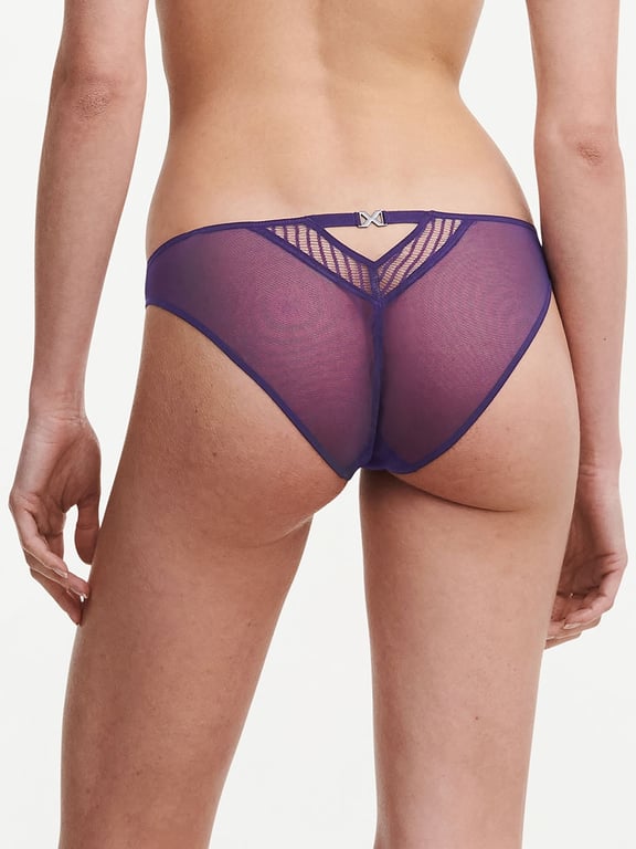 Shop Chantelle Normal rise underwear - Black on Rinascente