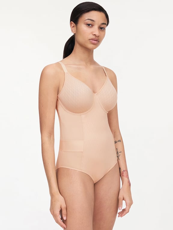 Smooth Lines Shaping Bodysuit Nude Blush