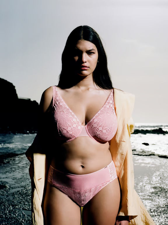 Day to Night Lace Lightweight Plunge Bra Candlelight Peach - 4