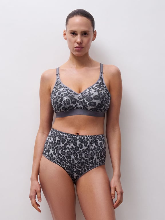 C Magnifique Seamless Full Support Wireless Bra Grey Leopard - 3