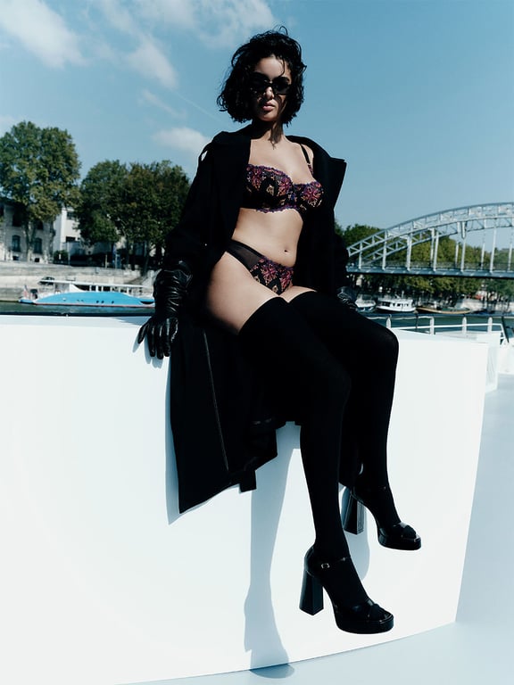 Champs Elysees Lace Thong Black Jewels - 4