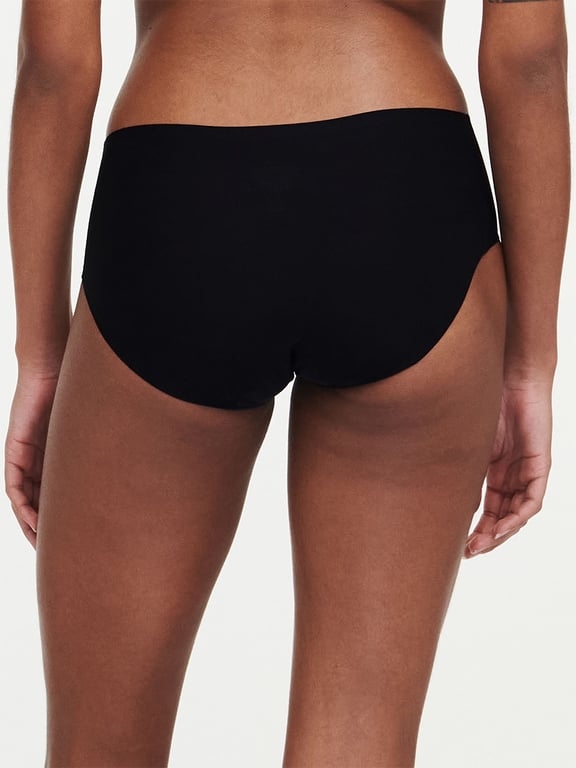Shop Chantelle Normal rise underwear - Black on Rinascente
