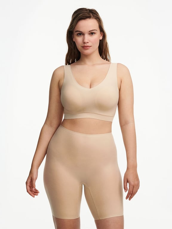 SoftStretch High Waist Mid-Thigh Short Nude Sand - 3