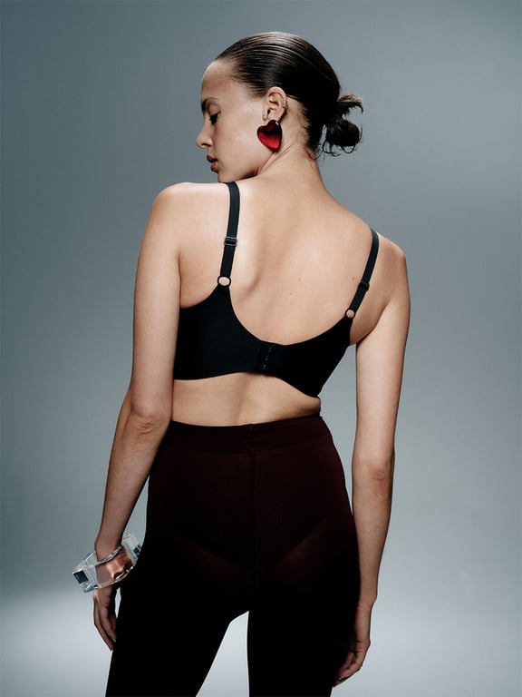 Softstretch Power V-Neck Wireless Support Bra Black - 8
