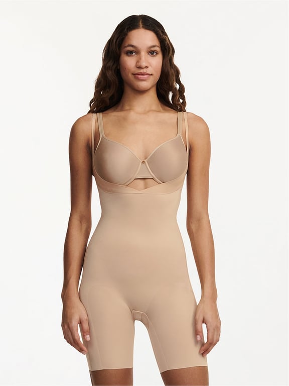 Basic Shaping Open Bust Mid-Thigh Shaper Nude Sand - 0