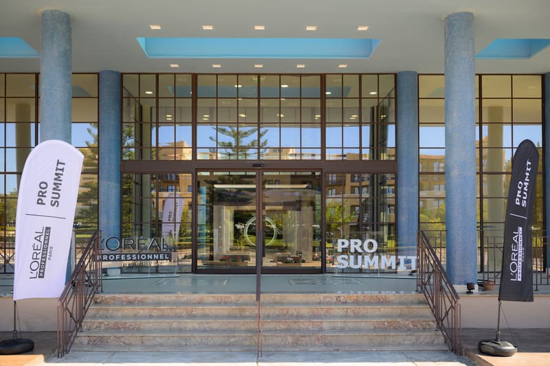 Η είσοδος του Aldemar Olympian Village για το PRO SUMMIT της L’Oréal Professionnel