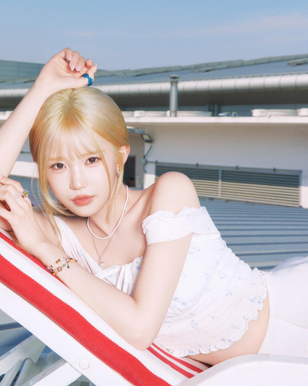 프로미스나인 정규 2집 [Glow ME] 앨범사진 11