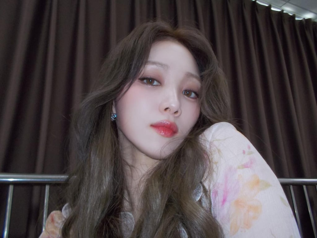 0701 이성경 인스타 9
