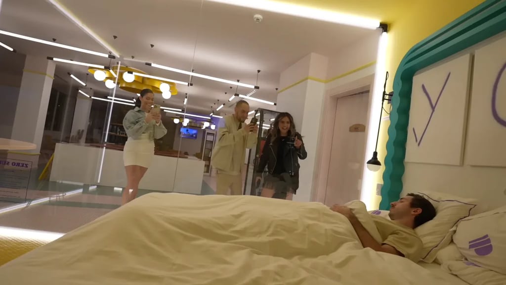 숙박비가 전액 무료라는 호텔의 유일한 방 4