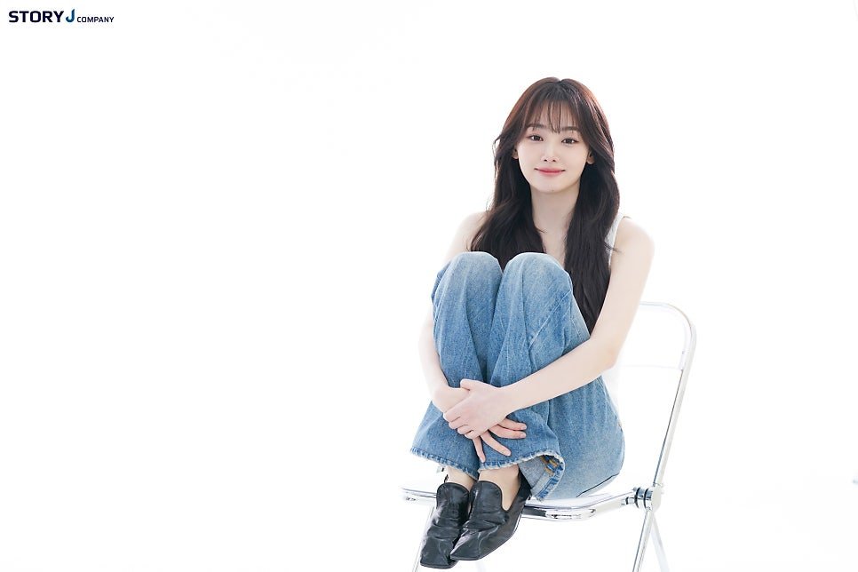 강미나 AALOK광고 비하인드컷 4