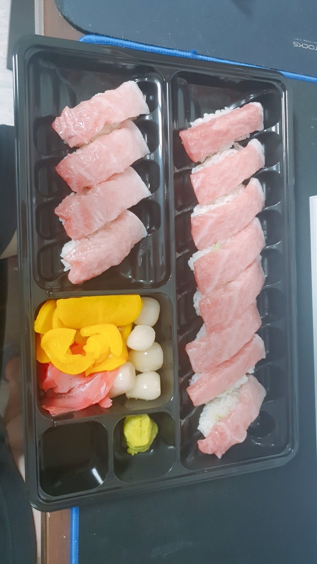 초밥 시켜먹어요