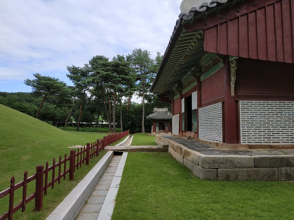 죽어서도 아내 때문에 고생한 왕 5