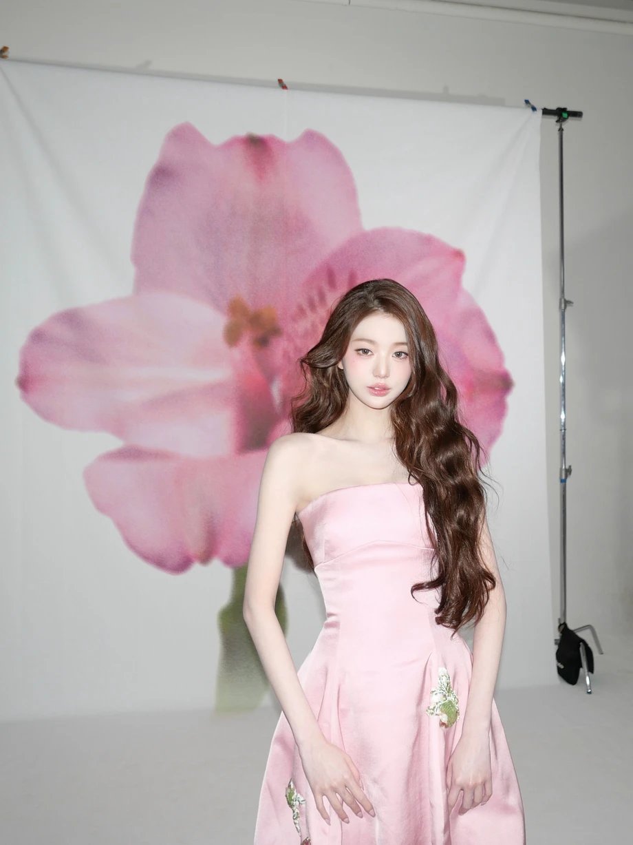 아이브 장원영 오프솔더 1