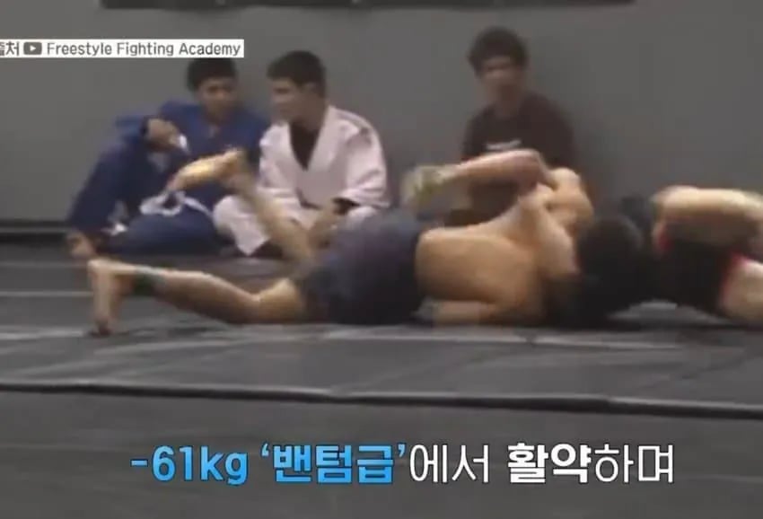 칼 든놈 VS 은퇴한 MMA 선수 2
